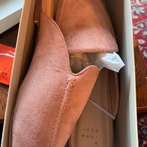Size 10 pale pink mules NIB
